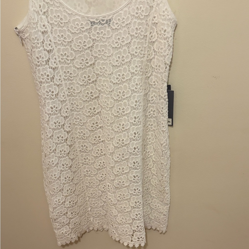 White Lace Sleeveless Women's Dress

Jlo
